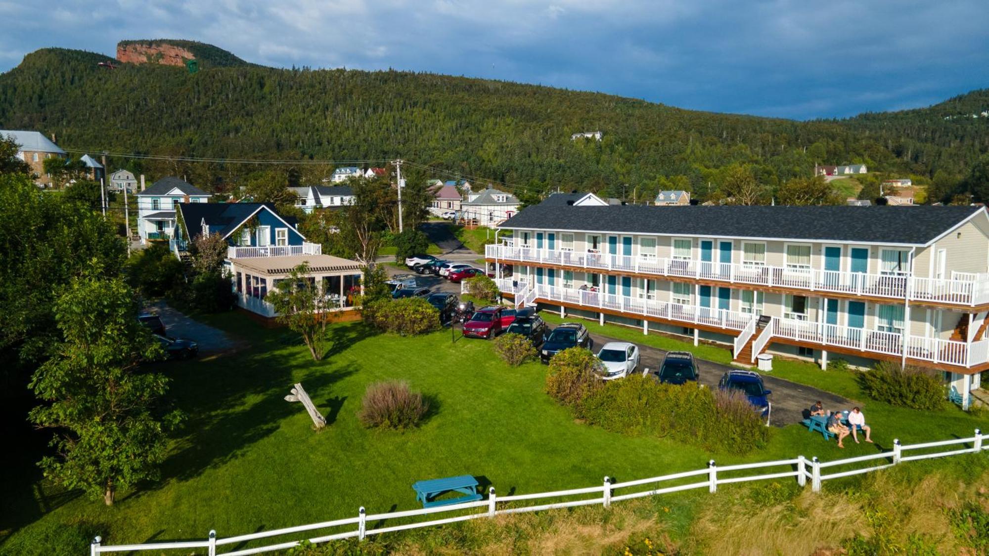 Hotel Les Trois Soeurs Percé Zewnętrze zdjęcie